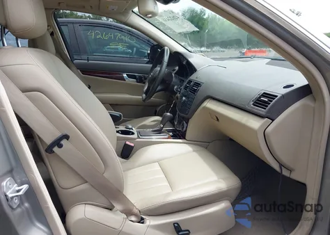 2009 Mercedes-Benz C 300 Luxury 4Matic/Sport 4Matic из США, поврежденный, VIN WDDGF81X79F220419